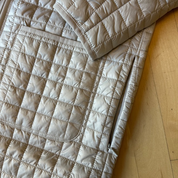 Athleta Grandview Primaloft Quilted Lightwieght coat, S,  G1300 - Picture 4 of 5